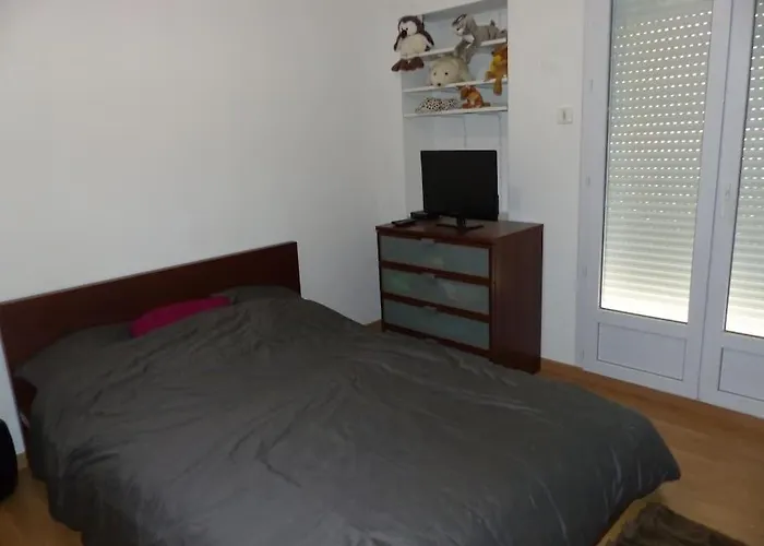 Maison Proche Aeroport Casa de Férias *